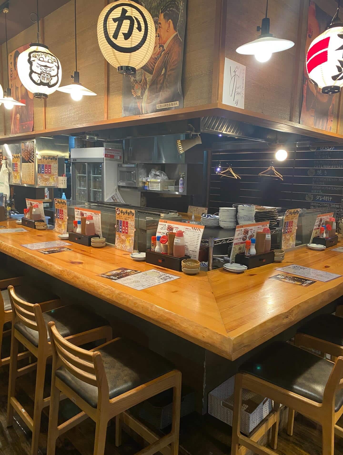 毎度、多くのお客様ご来店誠にありがとうございます。当店大人気の【とり皮】はもちろん、毎月変わるオススメメニューもどうぞ！…